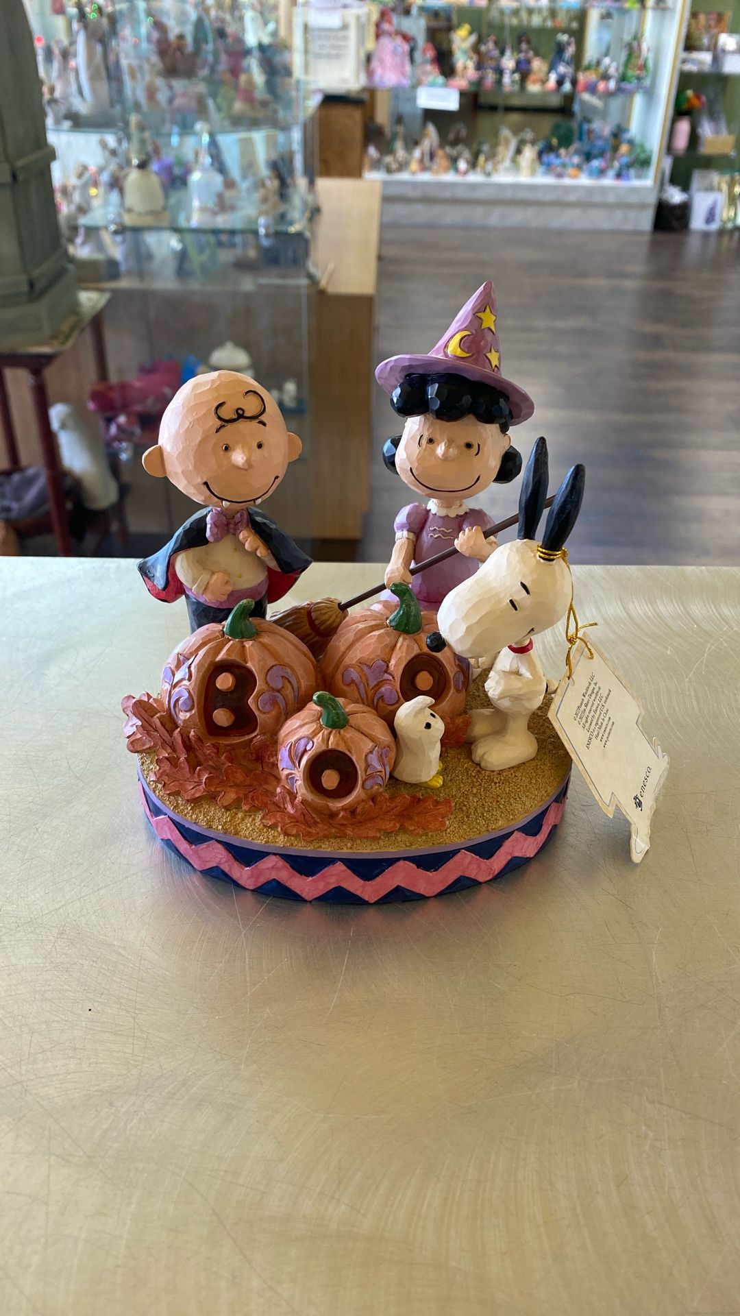 Jim Shore Peanuts “Halloween Surprises” Snoopy And Friends Halloween Figurine (contact info removed)