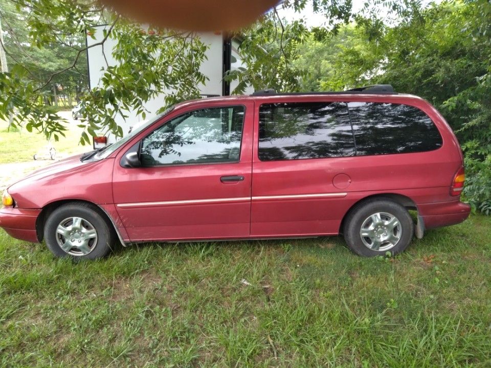 1997 Ford Windstar 8 Passenger Van