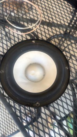 Nothing wrong is a good car speaker
