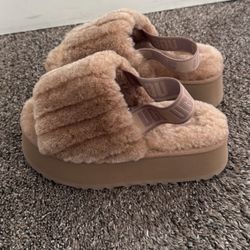 UGG slippers Size 6 Women 