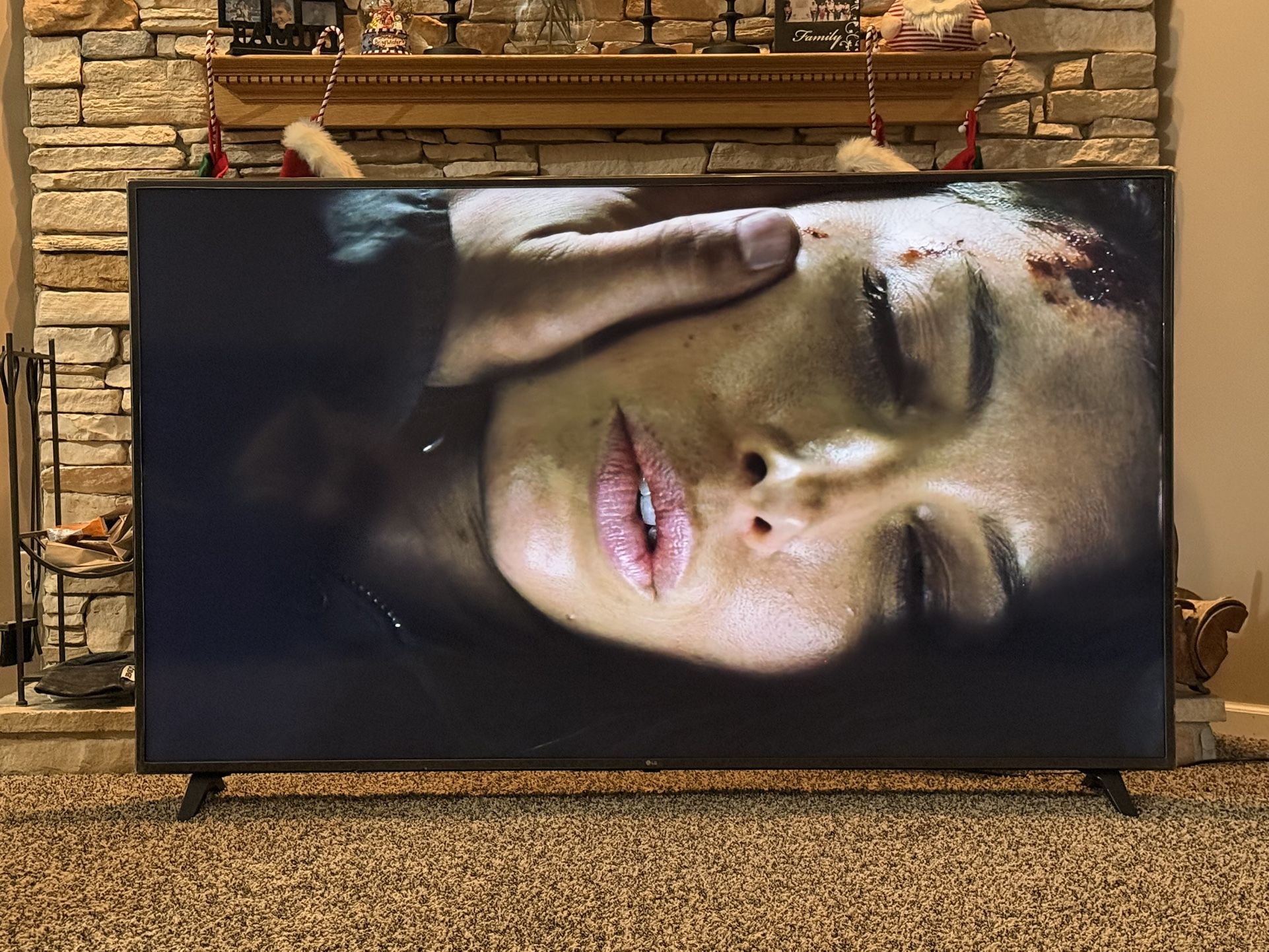 82" LG LED 4K UHD Smart webOS TV 