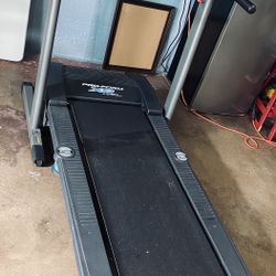 Pro-Form XP Treadmill Barely used Like New 