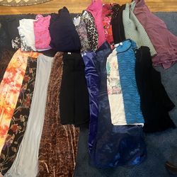 Women’s Bundled Clothes Sz Large