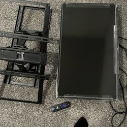 32 Inch Tv With Wall mount 