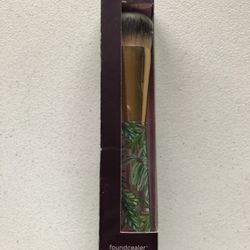 Tarte Foundation Makeup Brush, Green & Purple Design - NEW.  