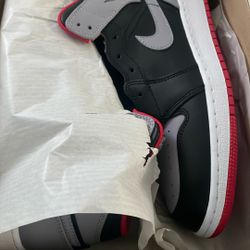 Air Jordan Mid 1 