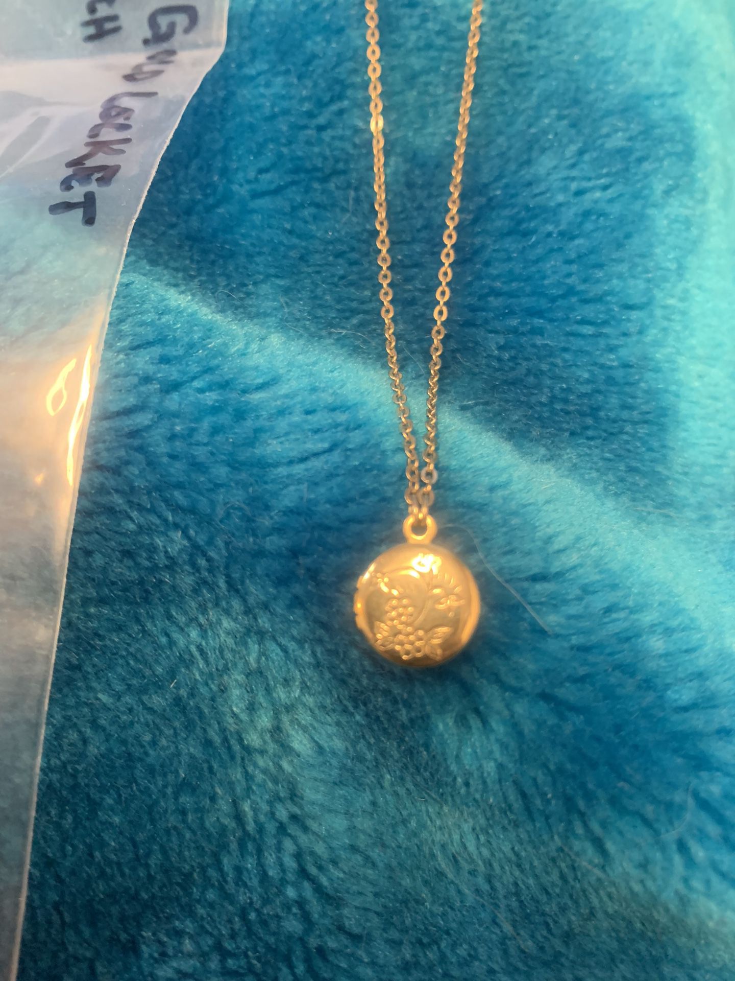 Gold Tone Link Necklace With Small Locket 