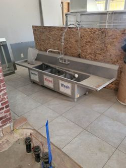 Commercial sink