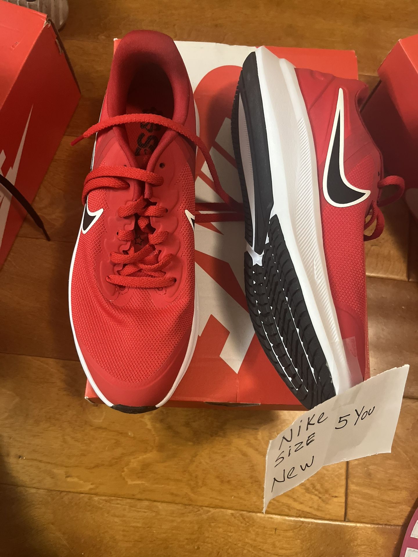 Nike Tennis Shoes