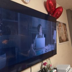 55” Hisense Roku smart Tv - Used