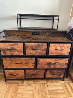 Chest of drawers