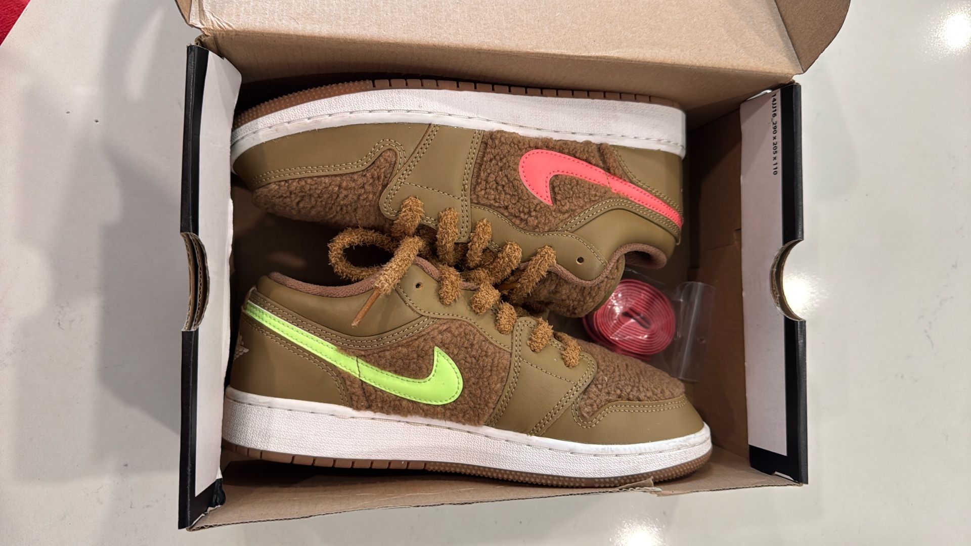 Air Jordan 1 Low 6Y