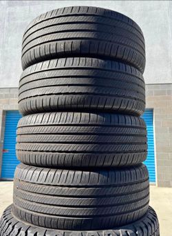 235/45/18"Michelin Selling a set of 4 tires in excellent condition 🫡