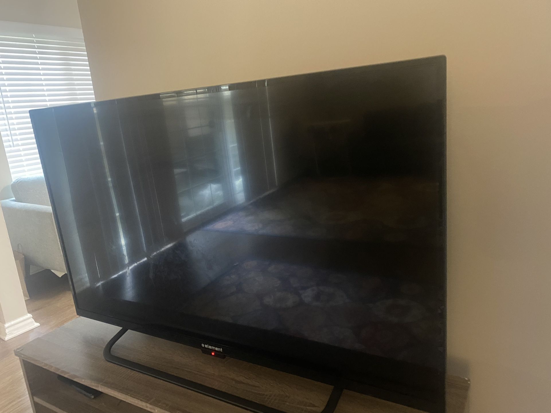 Element 50 Inch tv