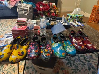 4 Ladies CLOGGERS Size 9