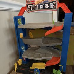 Hot Wheels Stunt Garage