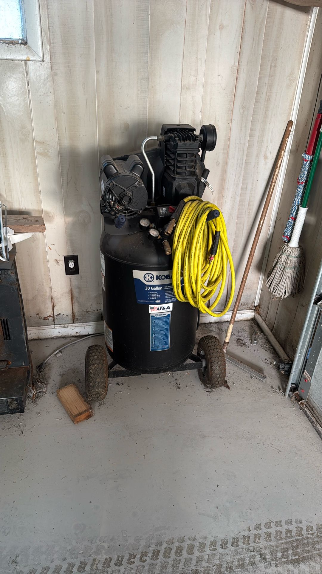 30 Gallon Kobalt Cast Iron Air Compressor