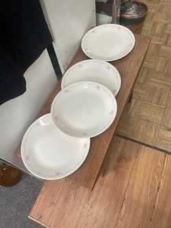 Corelle set four floral flower plates