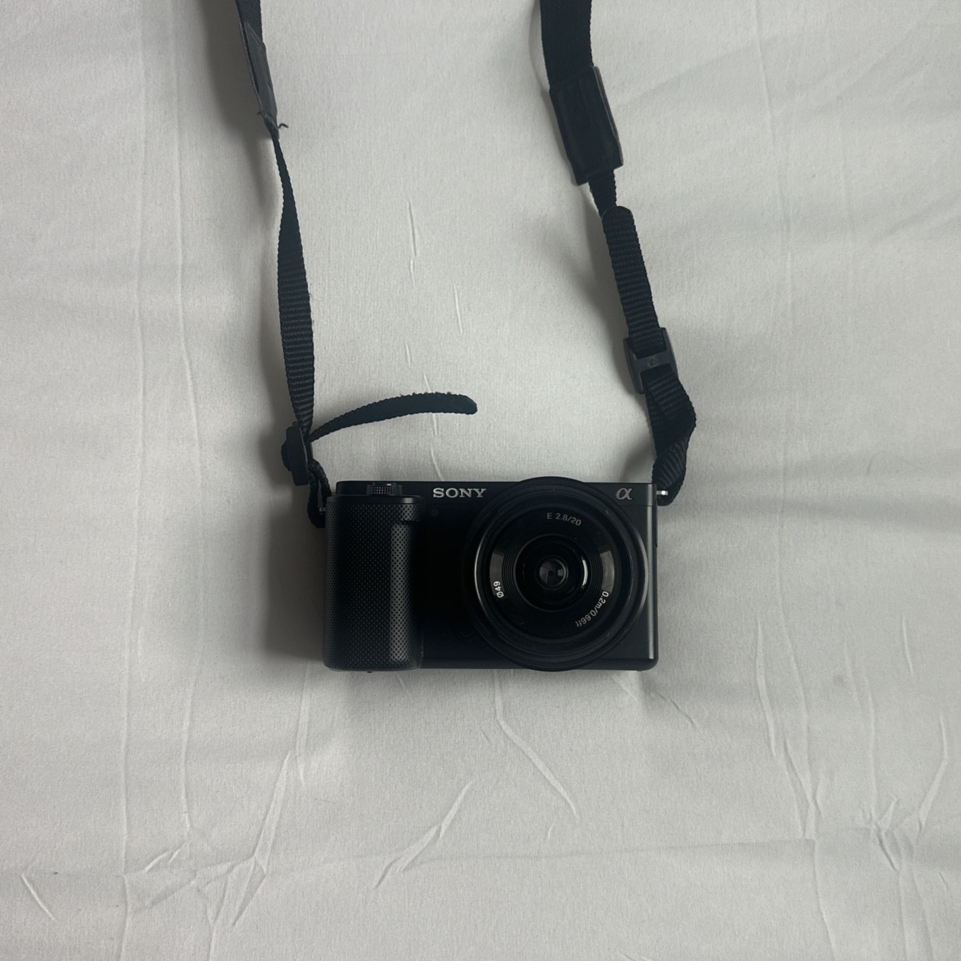 Sony ZVE10 - 20mm 2.8