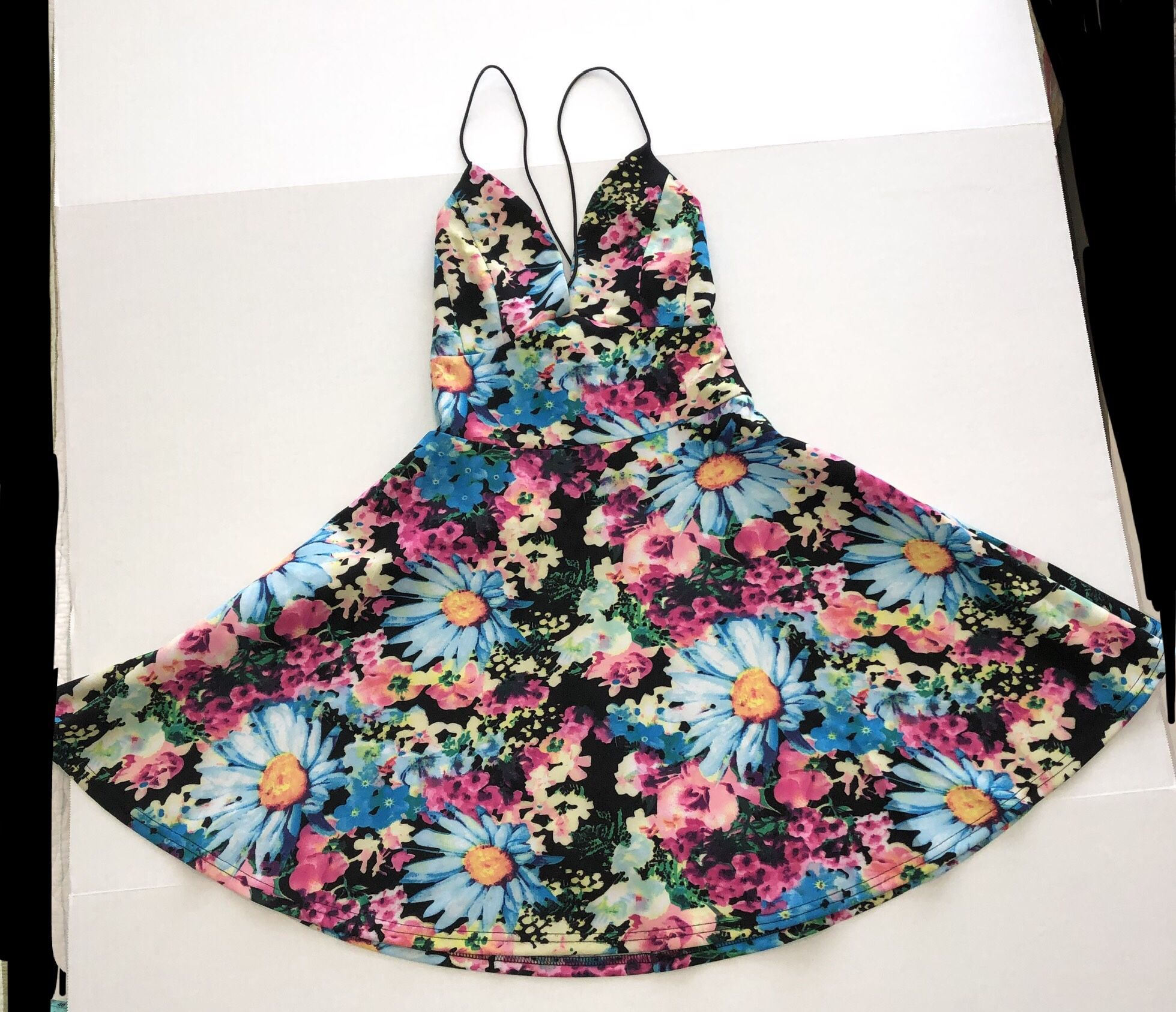 (NEW) Women’s Floral Dress Size Small  