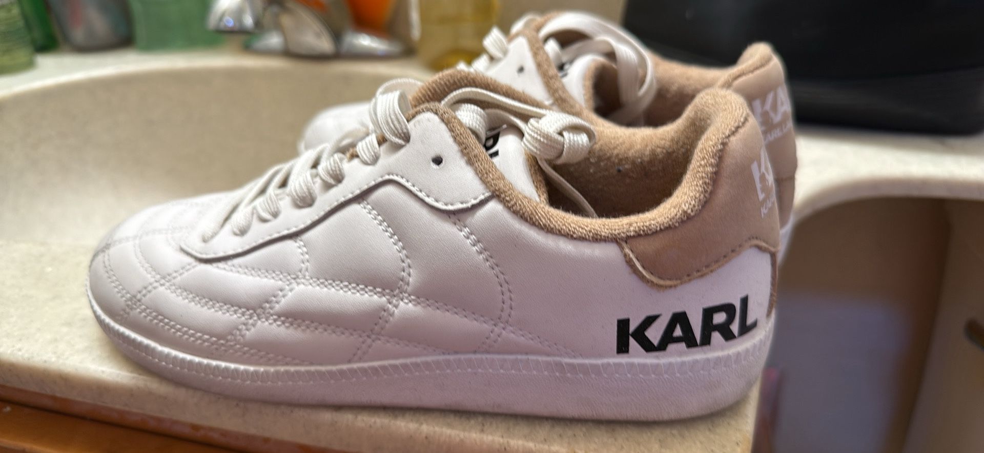 Karl Lagerfeld Paris