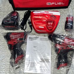 Milwaukee Combo Kit M12  Batteries Xc4.0  Cp2.0