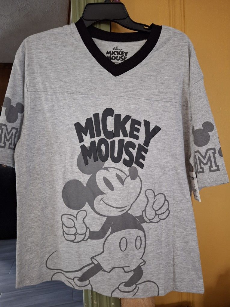 Mickey Mouse Graphic T-Shirt WOMEN'S SIZE SMALL 4-6 Disney NWT