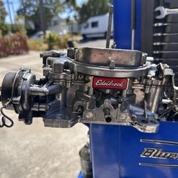 Used Edelbrock Carburetor 1406 