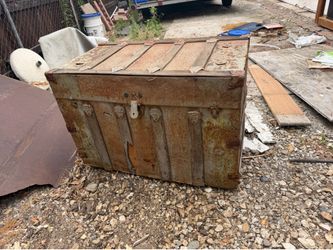 Wood chest