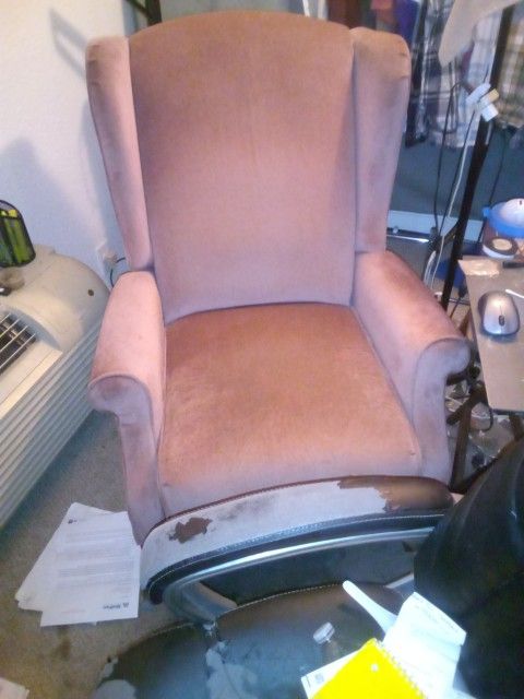 Recliner. Moving Country