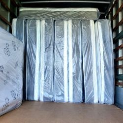 NEW QUEEN PILLOWTOP SET MATTRESS AND BOX SPRING ‐ 2PCS