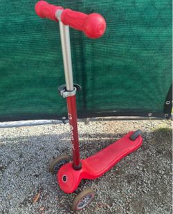 Red Kids Three-Wheel Kick Scooter