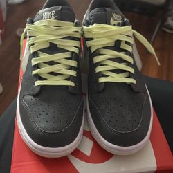 Nike Dunk Low BG (glow in the dark) 7Y boys