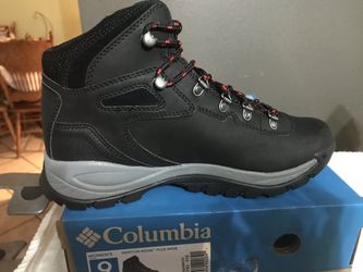 Columbia women’s size 9