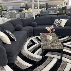 Cielo black sectional with 1,899