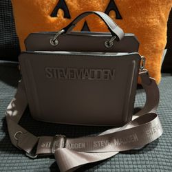 $20 Steve Madden Purse