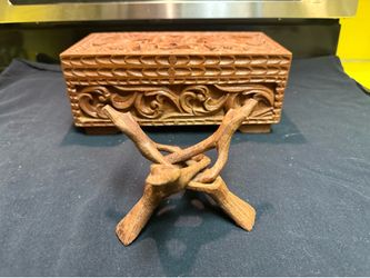 Vintage 1969 hand carved trinket box and interlocking tripod stand lot