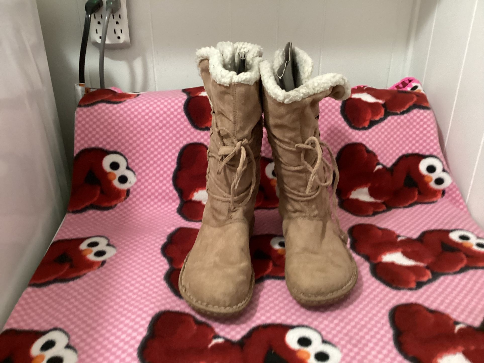 Brown AirWalk Short Boots Size 5 1/2