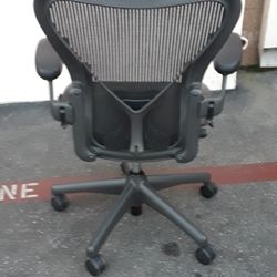 HERMAN MILLER AERON CHAIRS SIZE A AND B