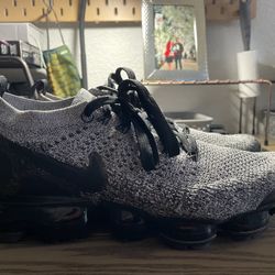 Nike vapormax cookies and cream top