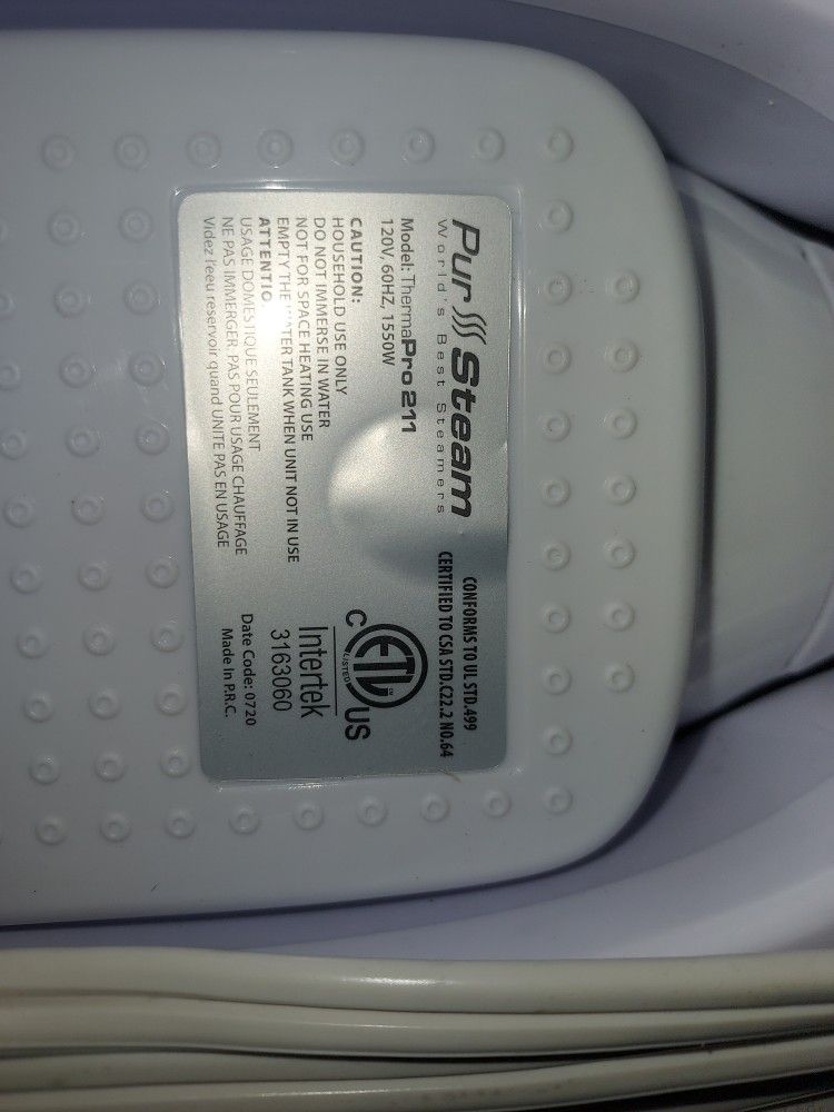 Steam Mop 3 In One By Sunbeam Like New Condition With Detachable Hand Steamer Plus Foldaway Handle For Easy Storage Pick Up In Forest Park, IL 60130