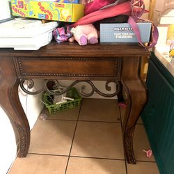 2 End Tables
