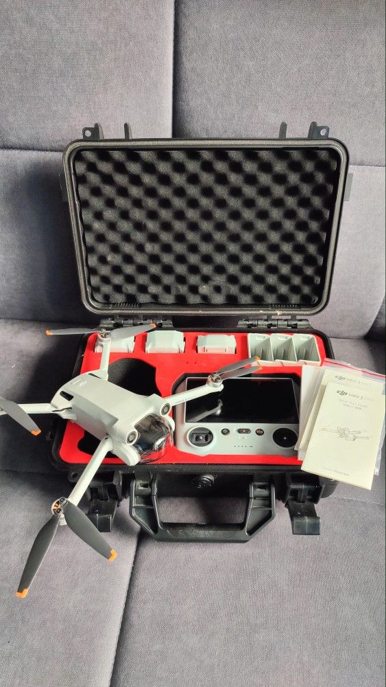 DJI MINI 3 PRO (w/ Fly more combo) - LIGHTLY USED & CLEAN!!