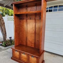 Beautiful Wooden Hall Tree With Bench/ Entryway Storage Organizer And Coat Rack!