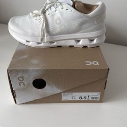 New, On Cloudzone Size 8.5