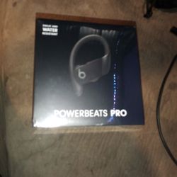 POWERBEATS PRO FOR IPHONE IN BLACK