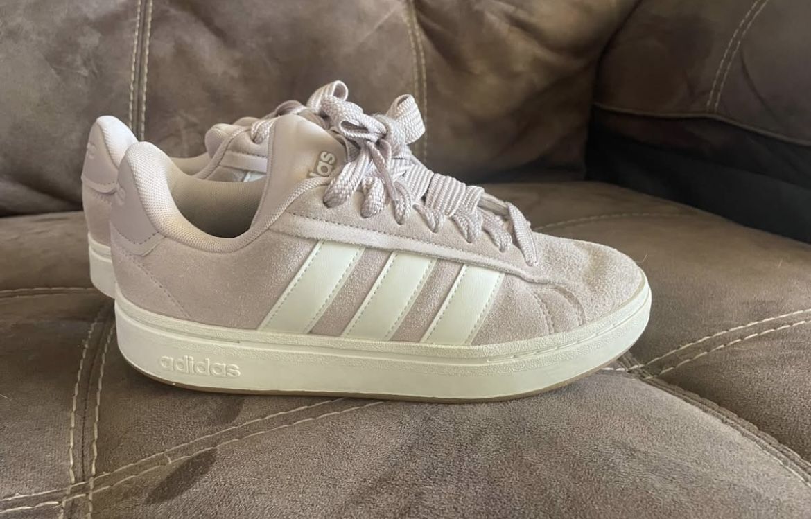 Women’s Grand Court, Adidas