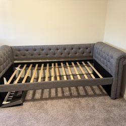 Twin Size Day Bed 