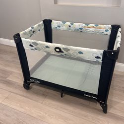 Pack n Play with bassinet - Like New