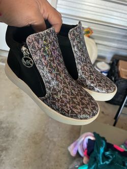 Girls shoes